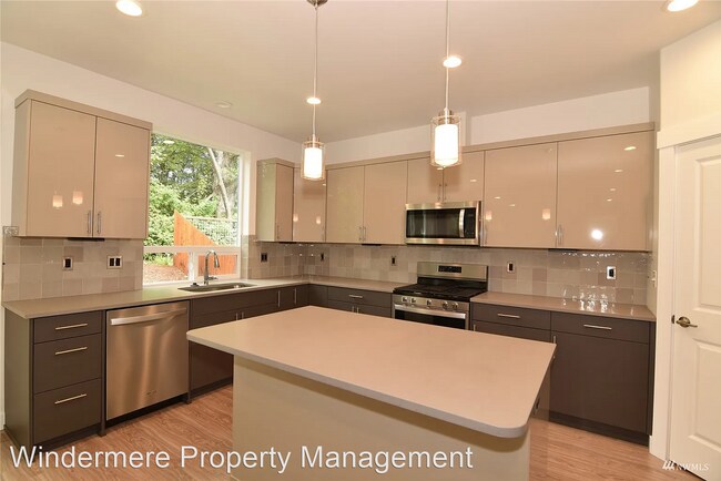 Foto del edificio - 3 br, 3 bath House - 390 Hammond