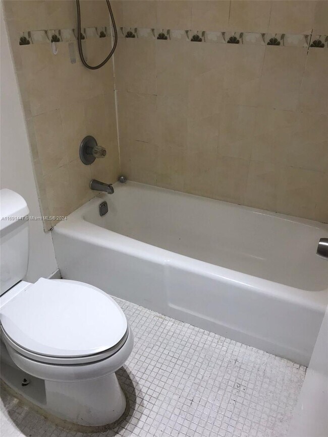 Building Photo - 1 bedroom in North Miami FL 33162