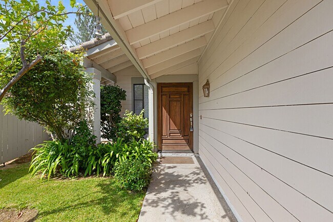 Foto del edificio - Beautiful Four Bedroom Two Story Home - UT...