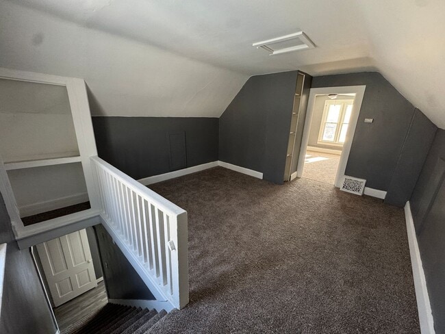 Building Photo - Check this Charming Single-Family Home in Galesburg!