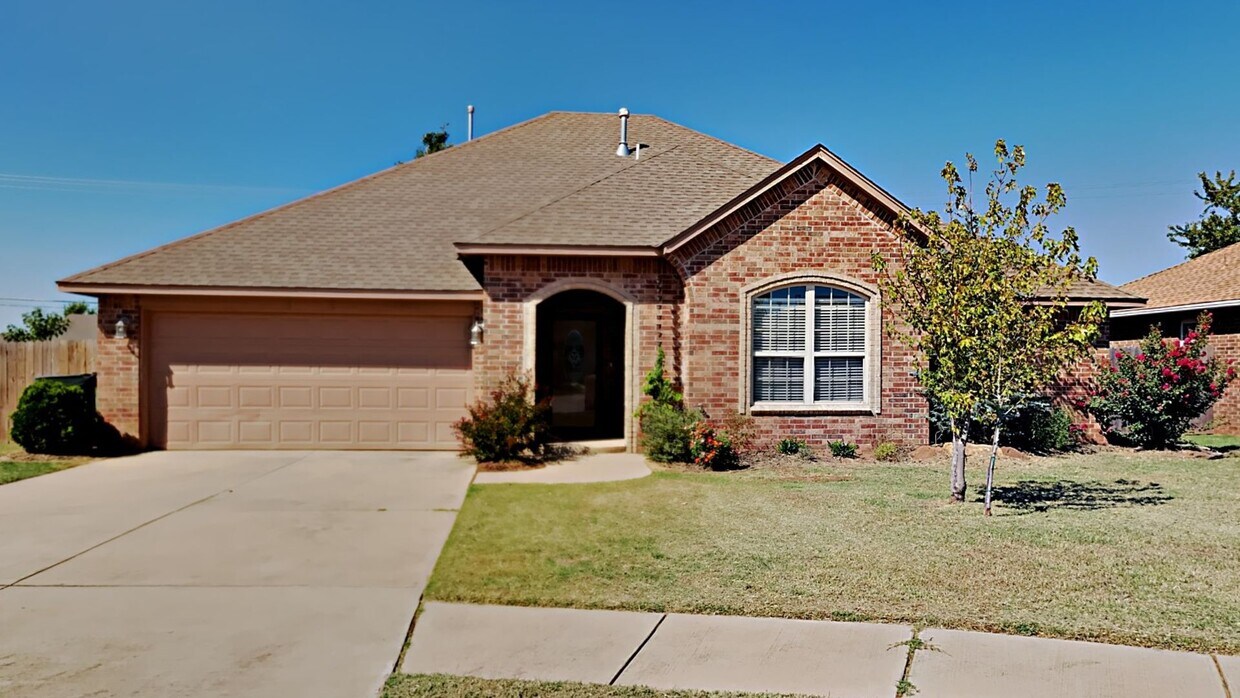 Very Nice 3 bedroom 2 bath home in Yukon s... House Rental in Yukon