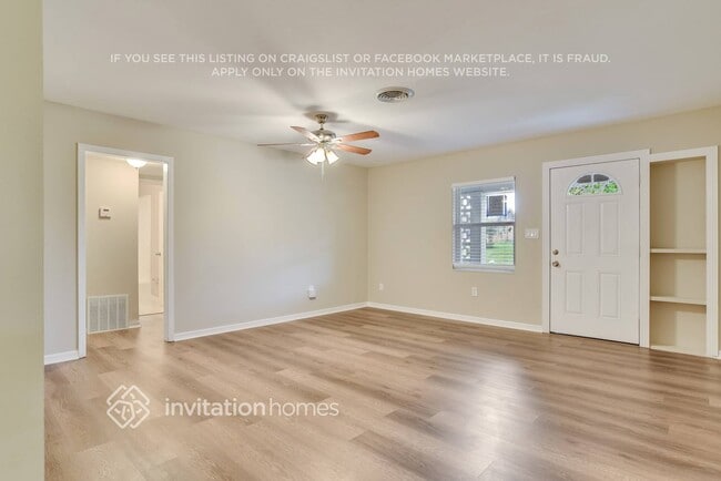 Building Photo - 5915 Westbury Dr