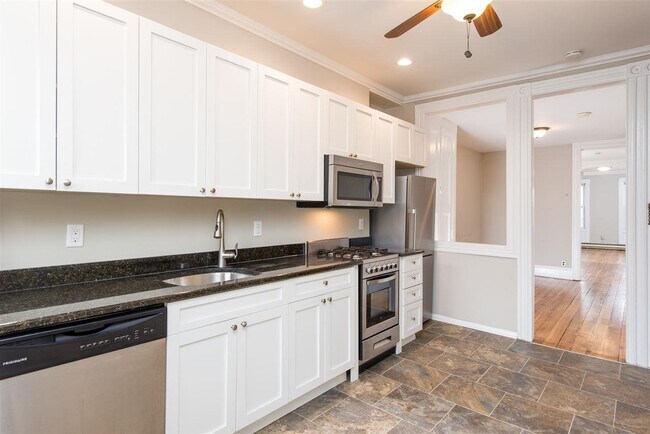 Foto del edificio - 351 7th St