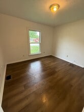 Building Photo - 216 Shreveport Dr