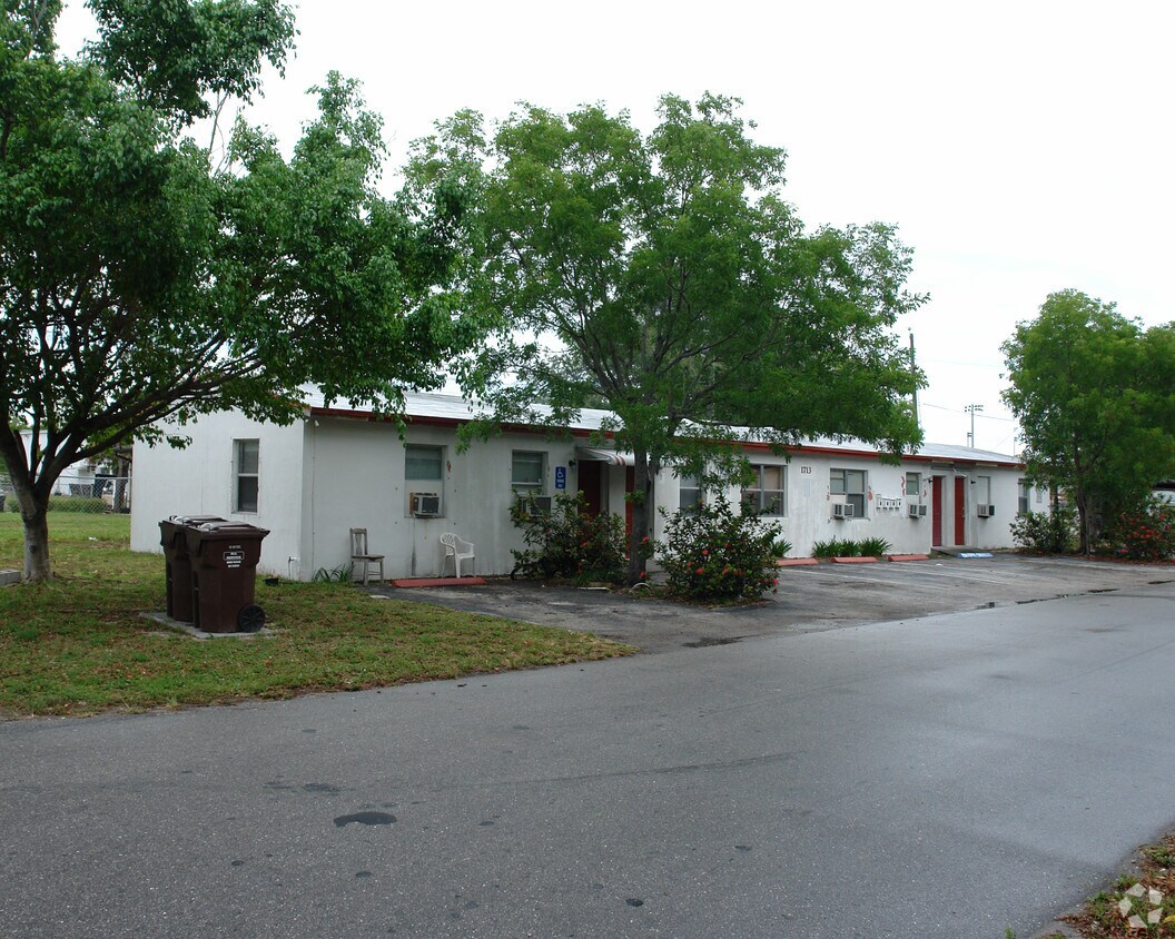 Primary Photo - 1713 NW 9th Ct