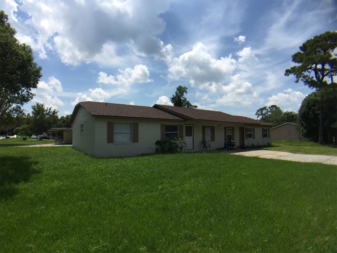 Primary Photo - 2420 S Lake Ave