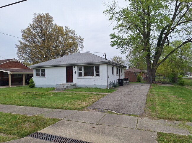 Front of HOme - 1611 Clarice Way House