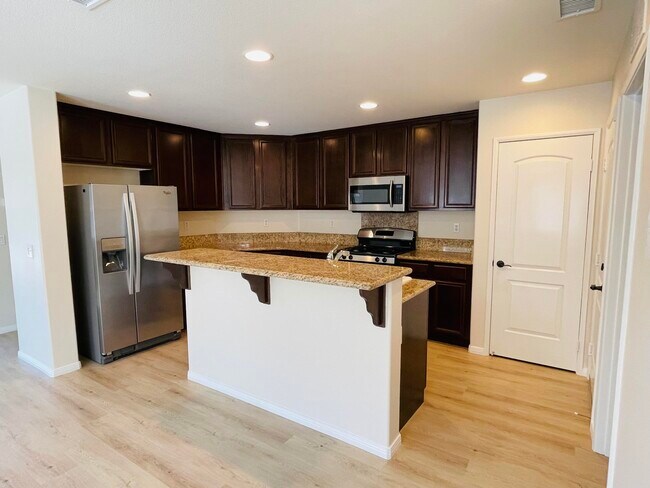 Building Photo - 84126 Azzura Way