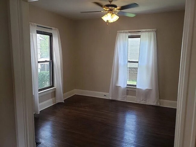 Dining Room - 303 E 21st St