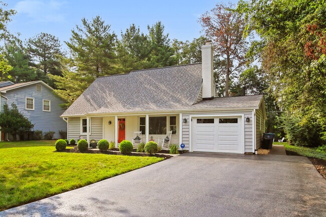 Foto del edificio - 13007 Melville Ln