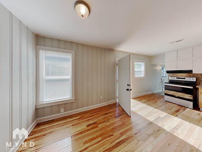 Building Photo - 1516 65th St W