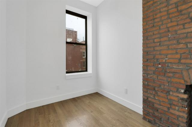 Building Photo - 3 bedroom in NEW YORK NY 10009