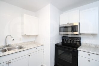 Building Photo - 1103 W Sherman St
