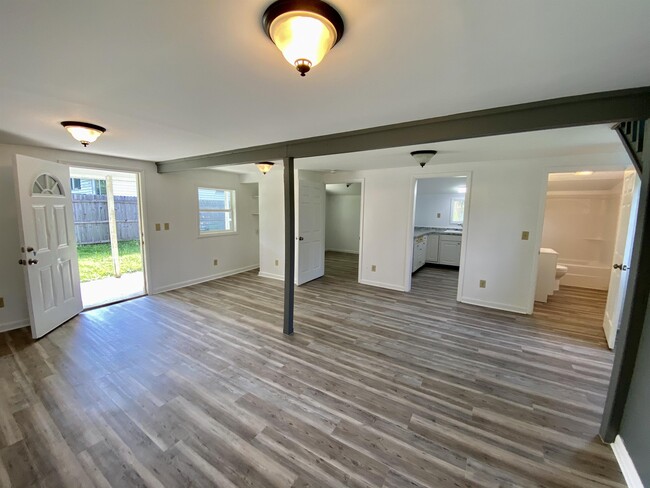 Building Photo - 2745 Upward Rd