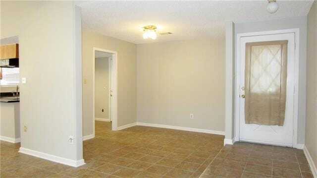 Foto del edificio - 302 Brookhaven Ct