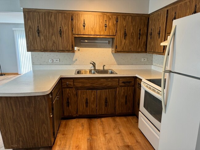 Building Photo - 5753 S Kenton Ave