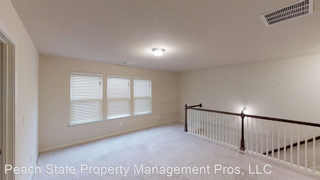 Foto del edificio - 3 br, 2.5 bath House - 2426 Thackery Rd SW