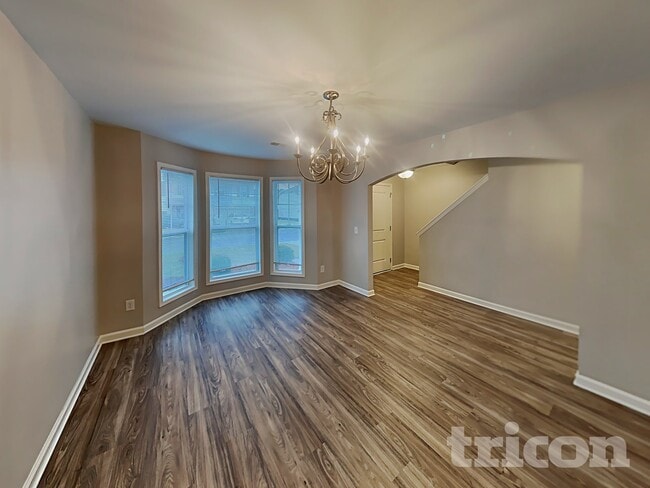 Building Photo - 919 Dovefield Ln