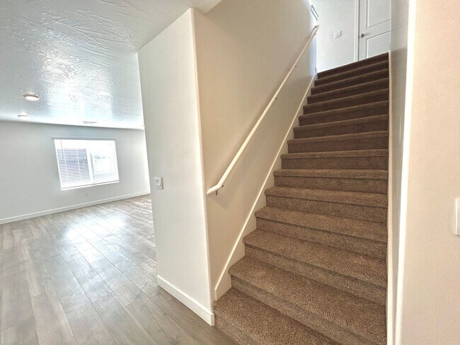 Building Photo - 317 W 2050 N