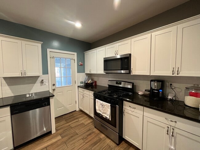 Building Photo - 276 Seaview Ave
