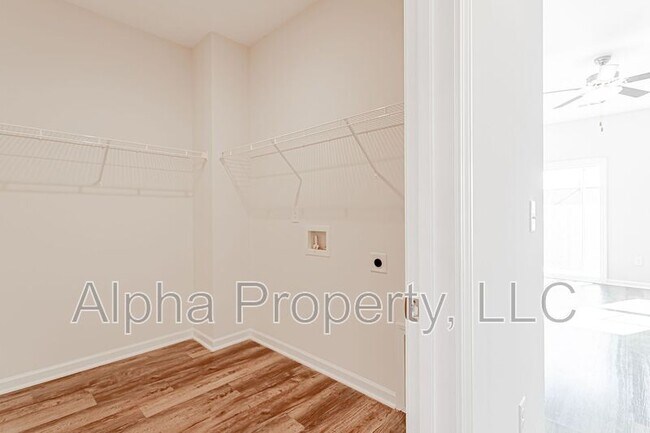 Foto del edificio - 328 Trail Branch Ct.