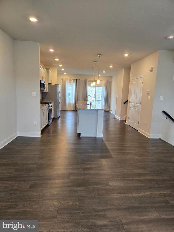 Foto del edificio - 24719 Chester Ln