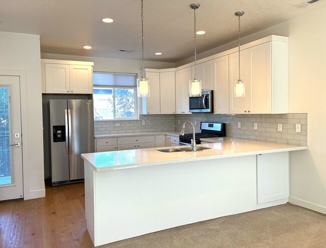 Photo - 3883 Komenda Ct Townhome