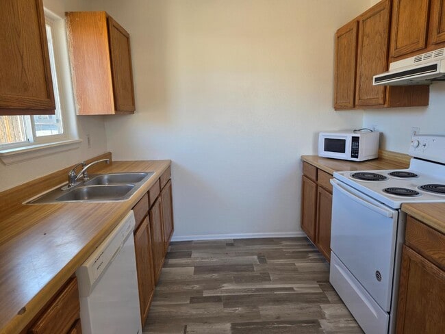 Building Photo - 3244 White Ave