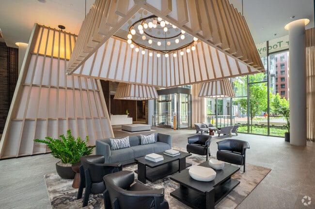 Lobby Photo - City Ridge