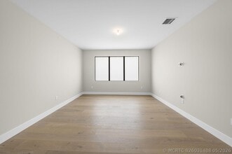 Building Photo - 20414 Juniper Bay Ave