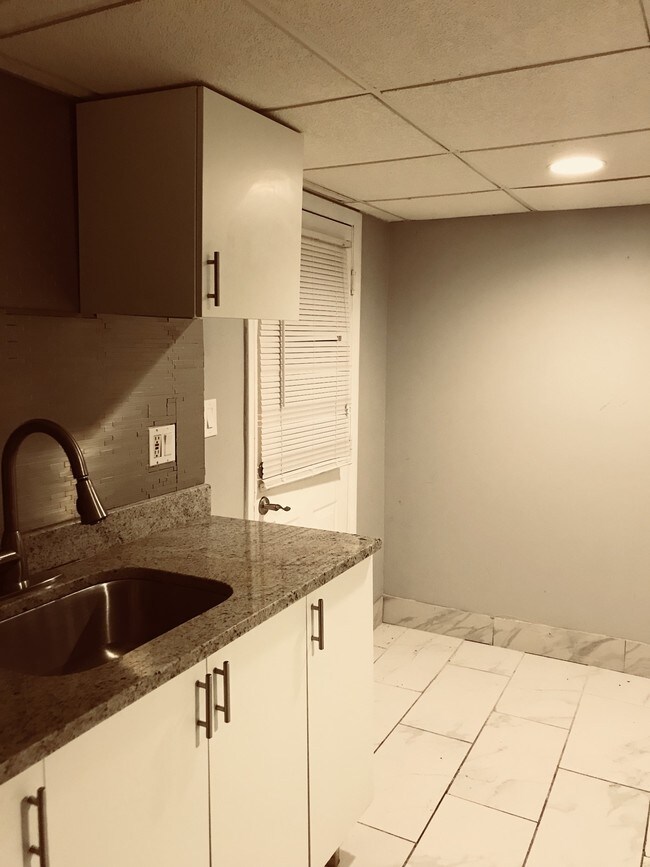 Foto del edificio - 1418 Newton St NW
