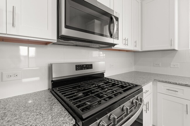 Building Photo - 21131 Turtle Gln Ln