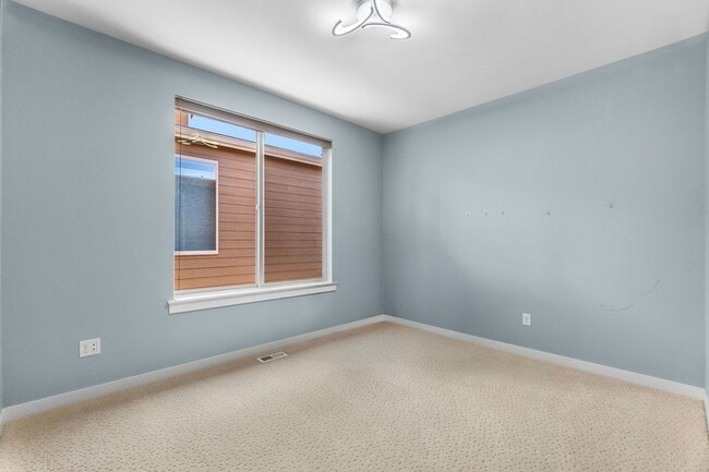 Building Photo - 3062 Banks Ln SW
