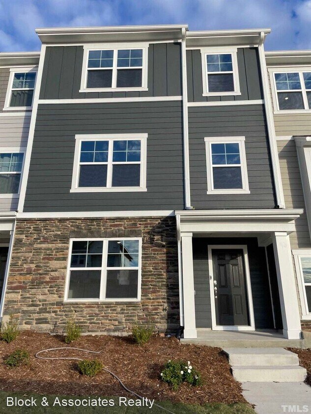 4 br, 3.5 bath House 108 Asher Ct House Rental in Durham, NC