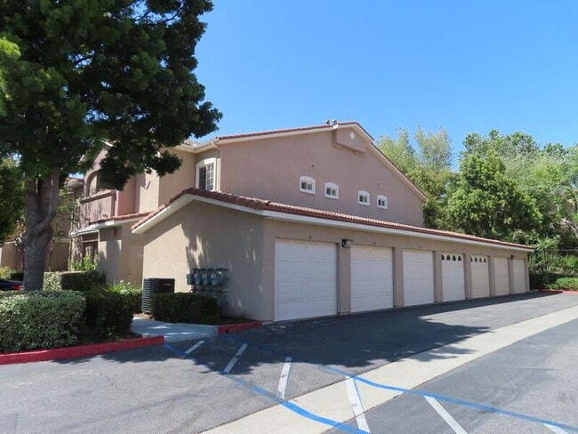 Building Photo - 41410 Juniper Street