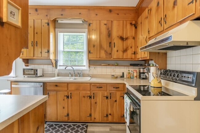 Foto del edificio - Charming 2BR Home 2BTH $2400 Furnished or ...