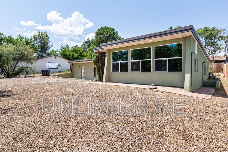 Primary Photo - 3948 E Del Rio Dr