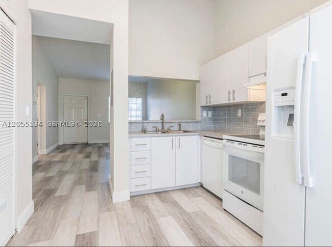 Building Photo - 6475 SW 130th Pl