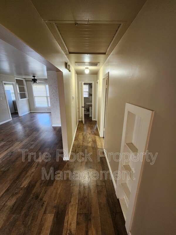 Foto del edificio - 1826 E 6th