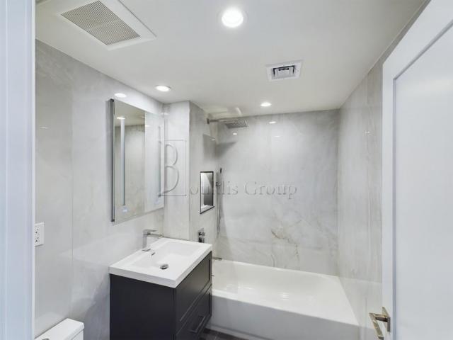 Photo - 1 bedroom in ASTORIA NY 11102 Apartment