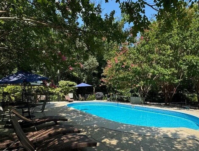 Foto del edificio - 3099 Reeves St