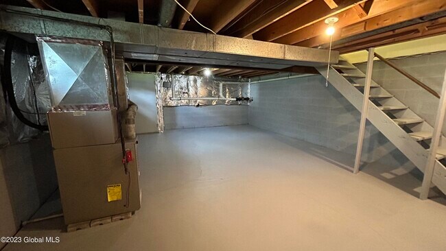 Building Photo - 249 Mercer Ave