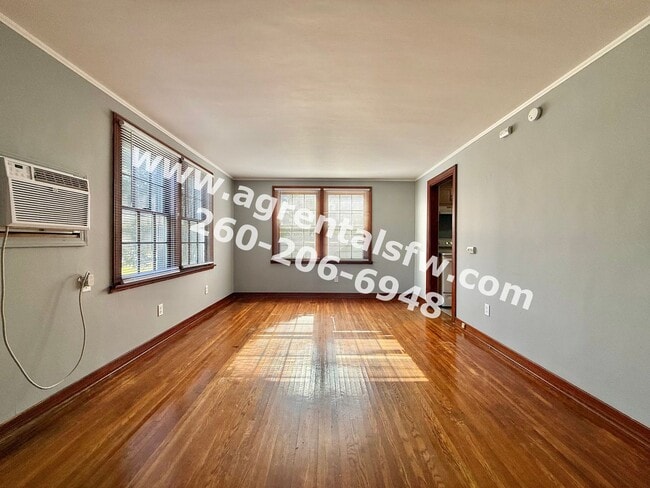 Building Photo - 2 Bedroom House
