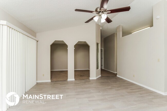 Foto del edificio - 1388 Tilberg Ave NW