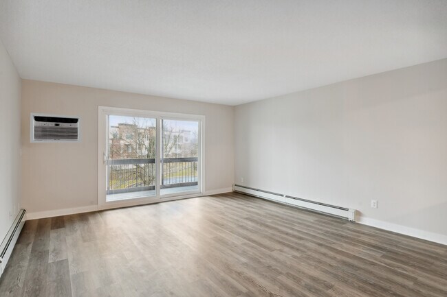 Foto del edificio - 3200 Virginia Ave S