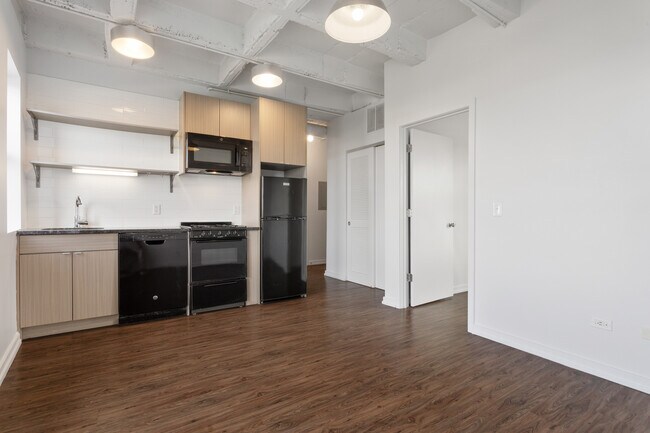 Foto del edificio - 1325 W Wilson Ave