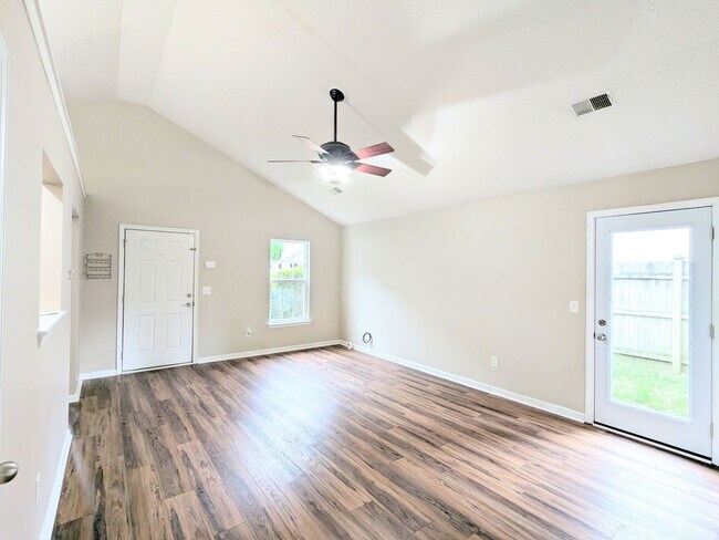 Foto del edificio - **Welcoming Ranch-Style Home in Dorchester...