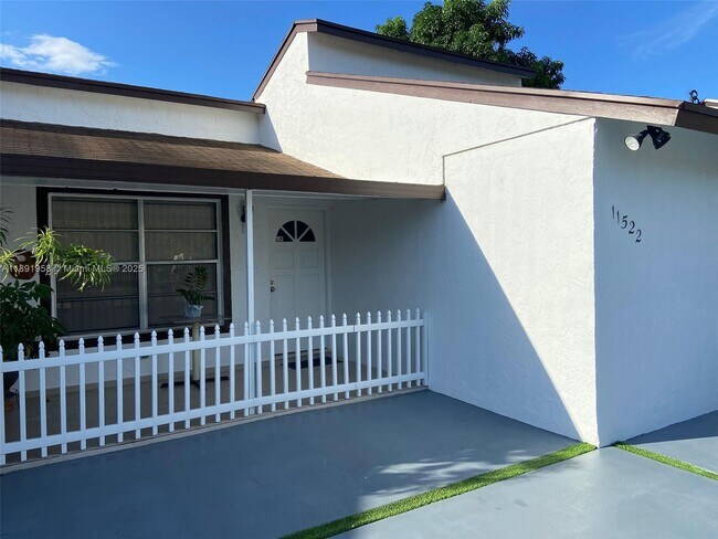 Foto del edificio - 11522 SW 4th St