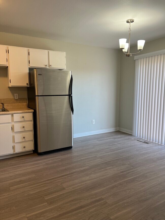 Foto del edificio - 3204 Spruce Dr