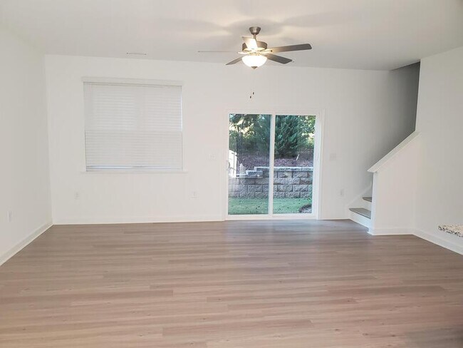 Building Photo - 137 Orvis Dr